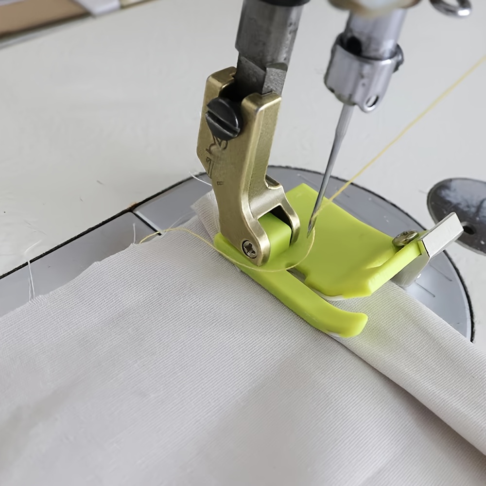 Sewing Hemming - ランダムカラーのプラスチック製T9調整可能な多機能プレッサーフット、工業用ミシン用ヘミングローリングエッジガイドフット1個